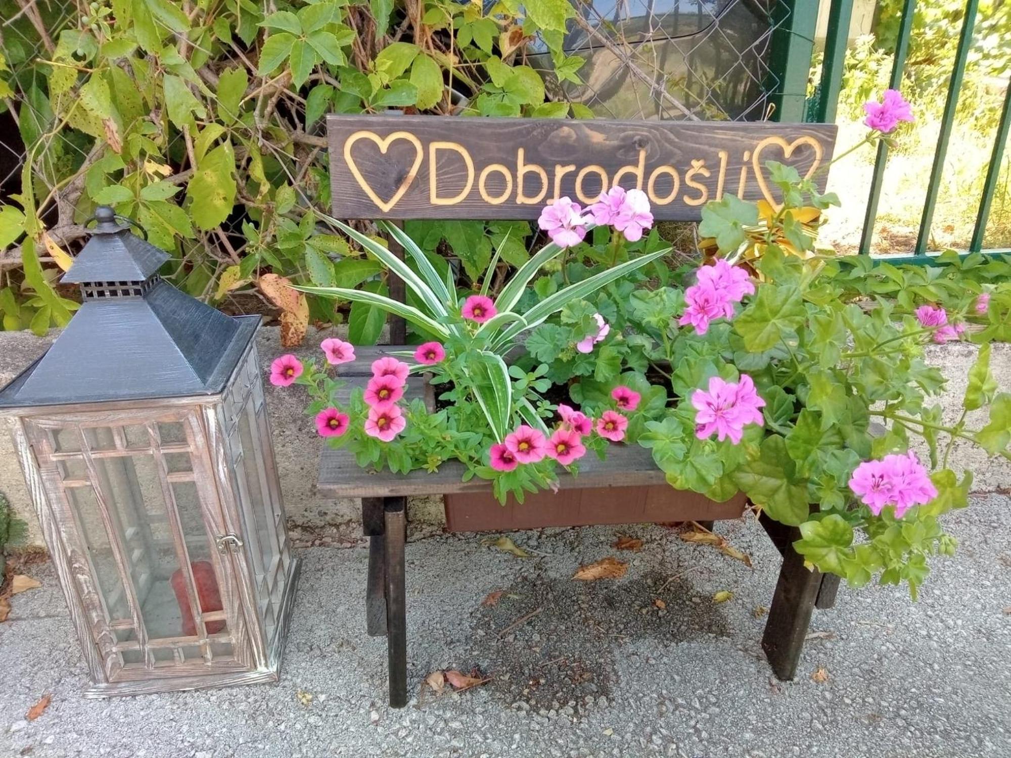 Mendula Pakoštane Exterior foto